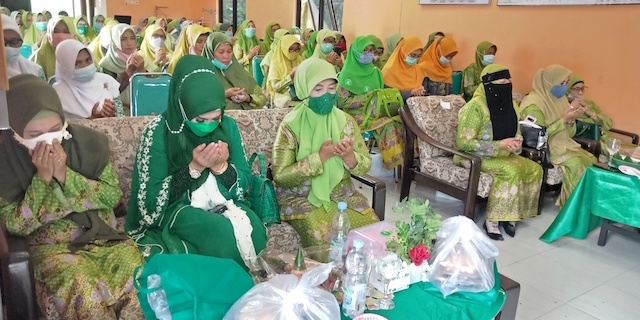 Hj Kasih Fajarini, Ketua TP PKK, di Peringatan Harlah Muslimat NU Jember 